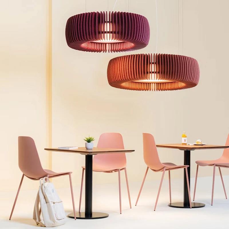 Interior Design Exhibition - Nowoczesne, proste i klimatyczne oprawy oświetleniowe