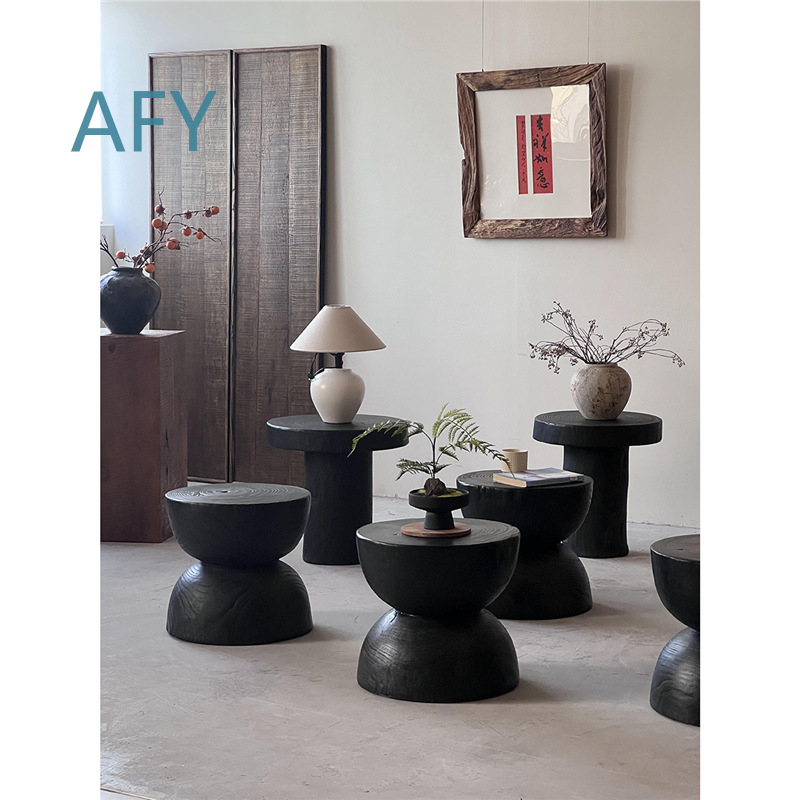 Stołek z węglizowanego drewna  – Interior Design Zen Style recenzja i cena